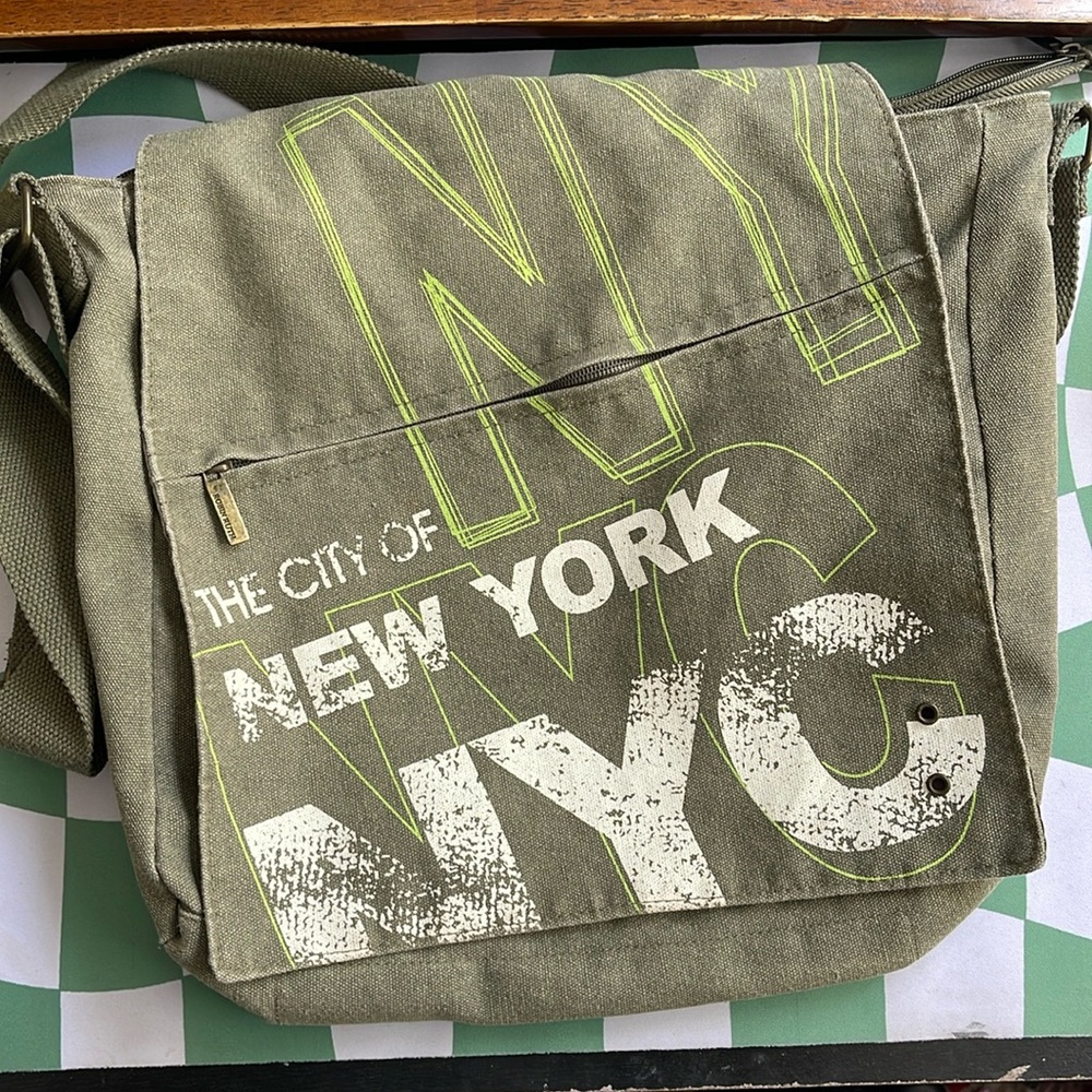 Robin Ruth New York Messenger Bag